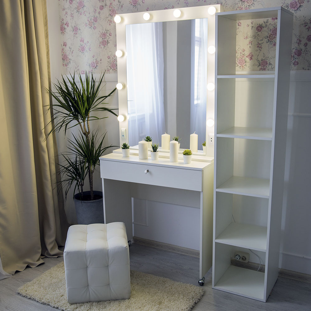 Grimernye-stoliki-dlja-vizhazhista-s-podsvetkoj_0030_L59A9405
