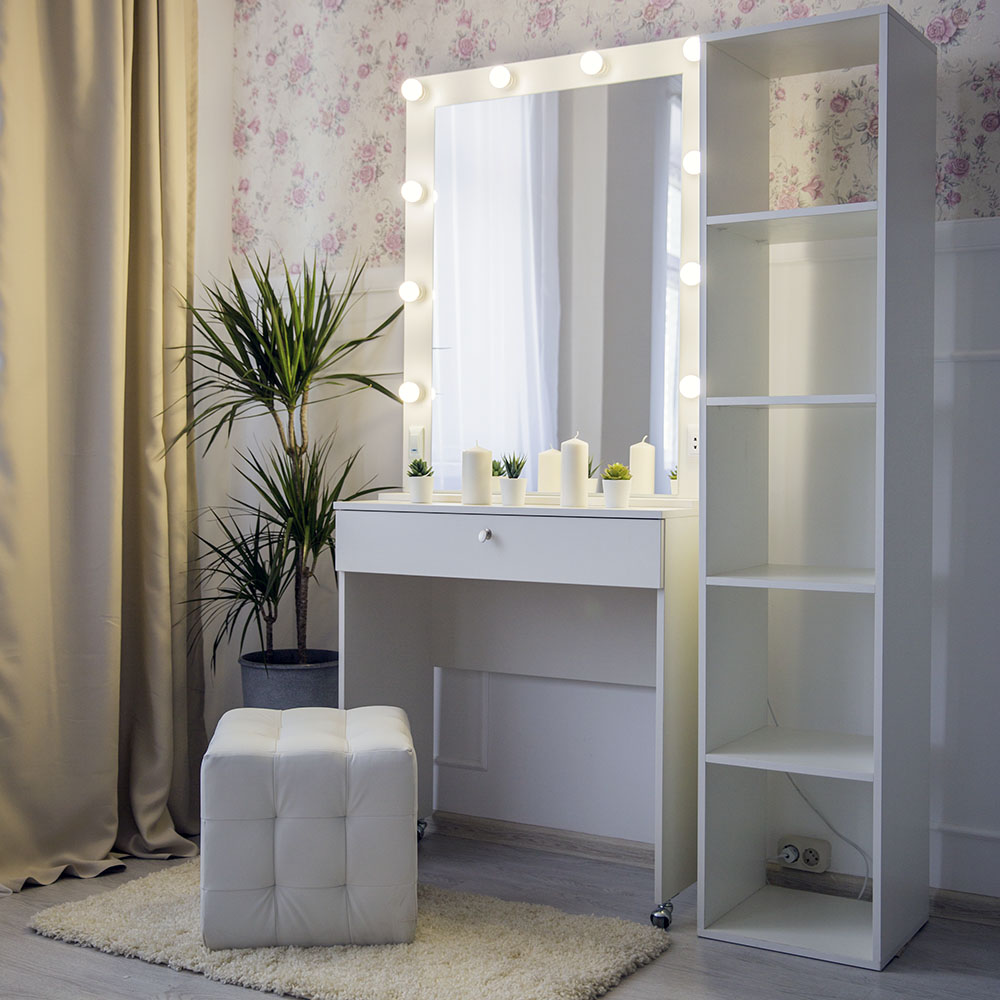 Grimernye-stoliki-dlja-vizhazhista-s-podsvetkoj_0031_L59A9407