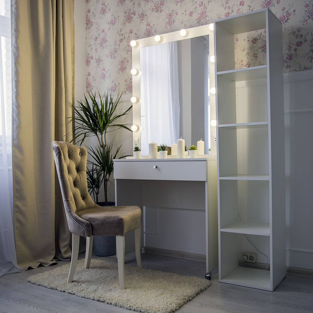 Grimernye-stoliki-dlja-vizhazhista-s-podsvetkoj_0034_L59A9415