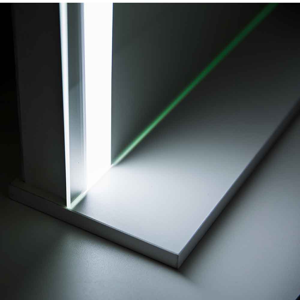 grimernoe-zerkalo-s-podsvetkoj-led-4