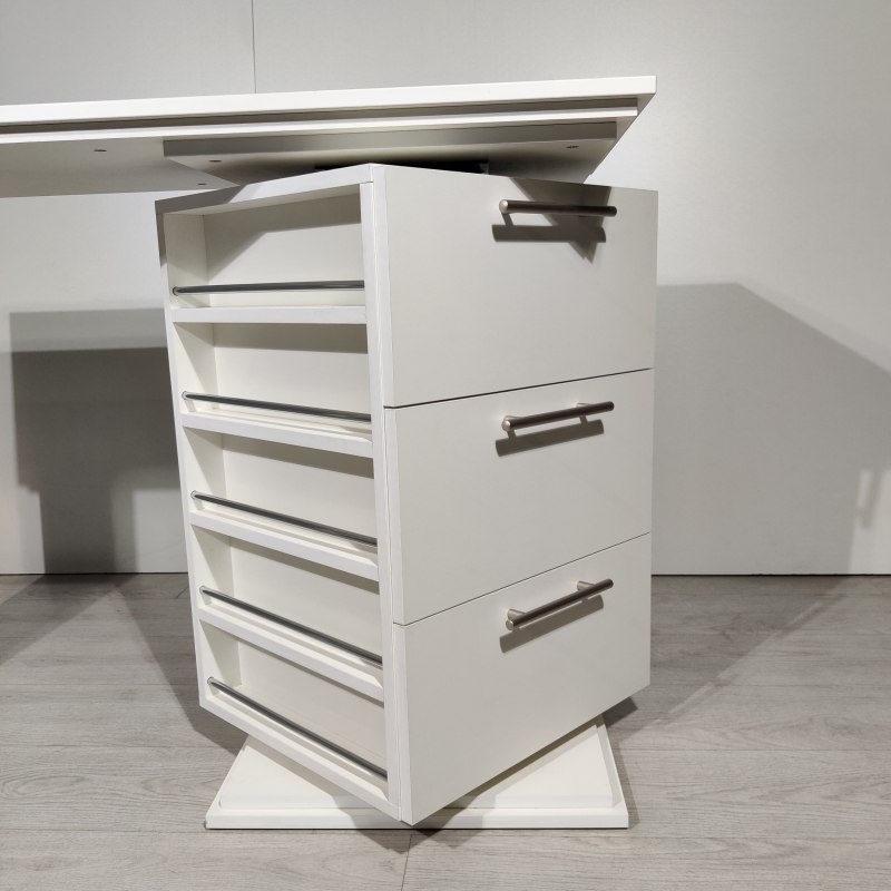 manicure-table-perfect-10