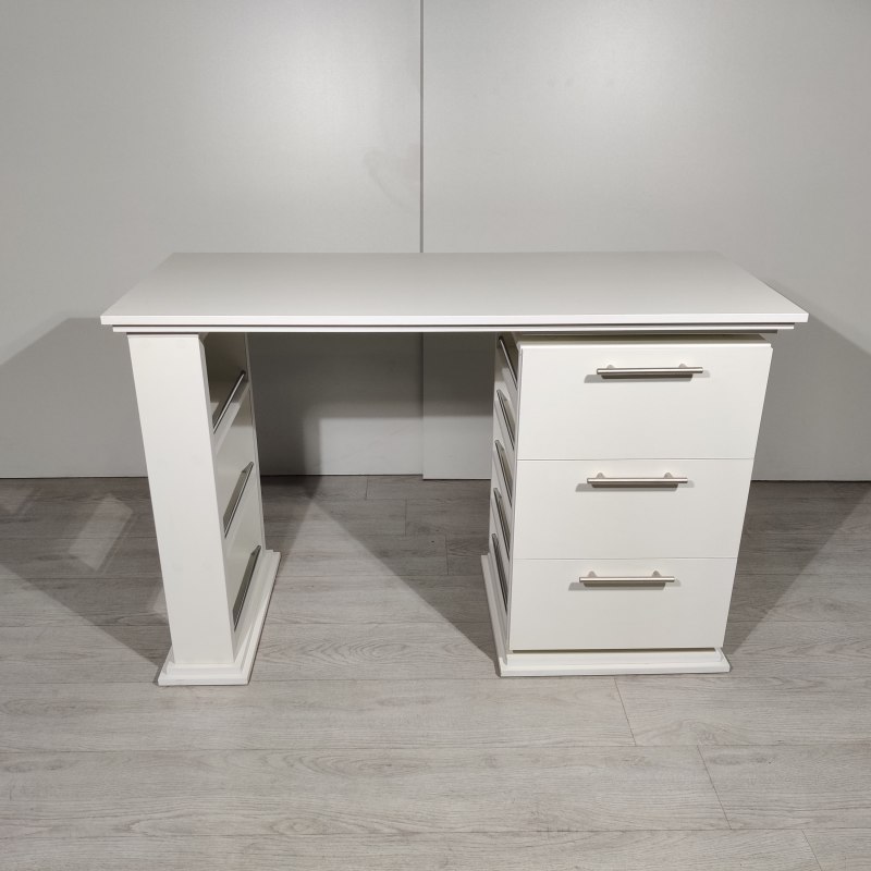 manicure-table-perfect-3