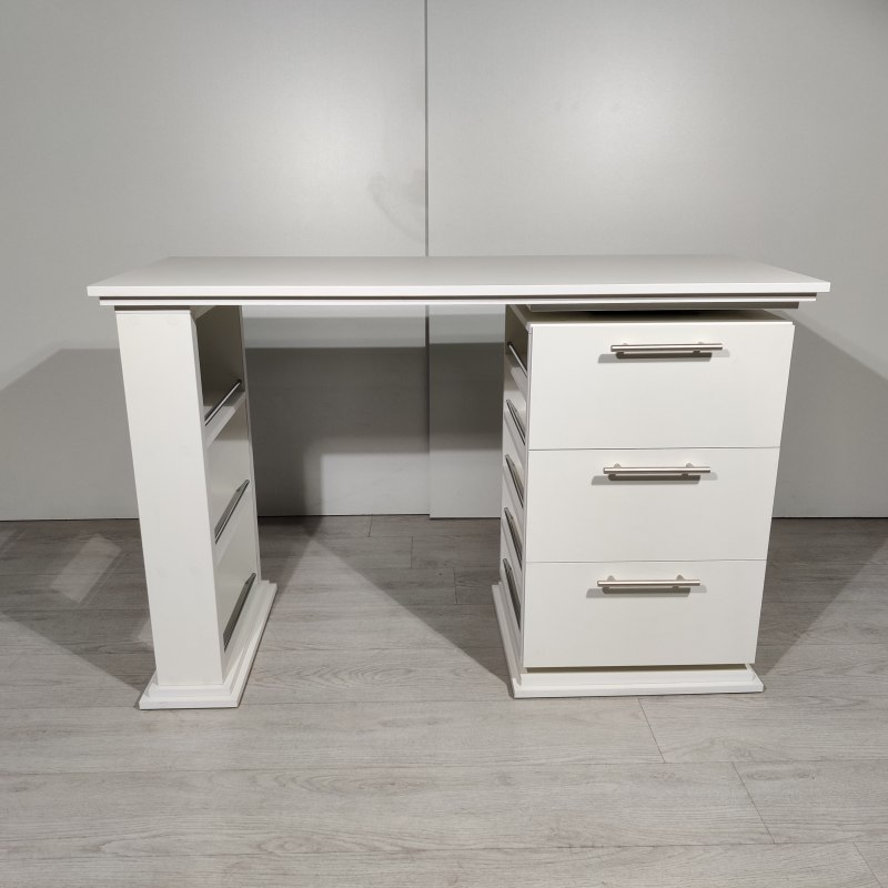 manicure-table-perfect-4