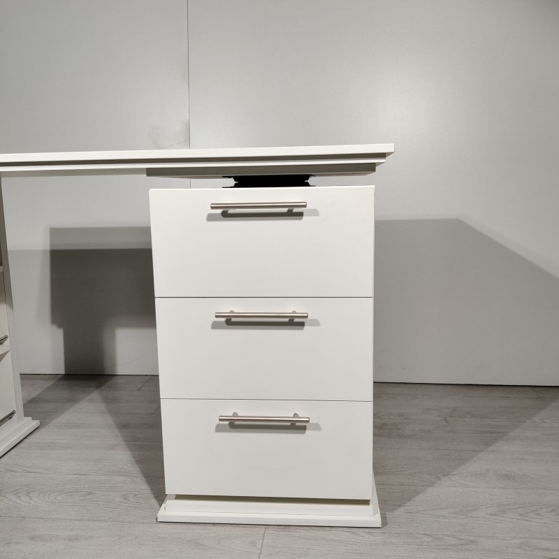 manicure-table-perfect-5